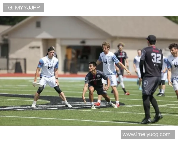 赛后复盘分析北京飞盘队与南京飞盘队的竞技状态与表现对比 赛后复盘分析北京飞盘队与南京飞盘队的竞技状态与表现对比