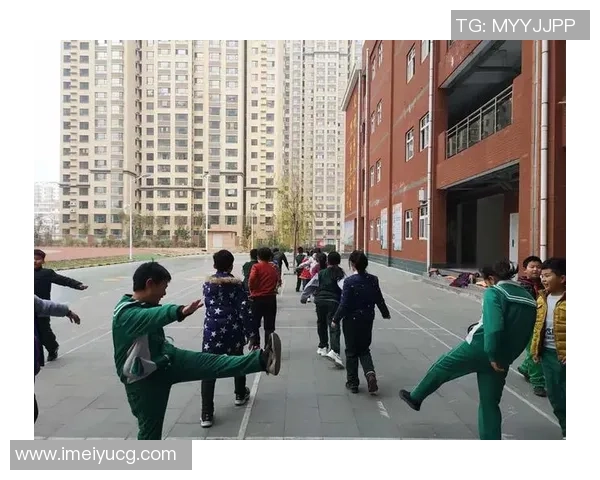 重庆羽毛球队精英赛之路:从青涩到辉煌的成长历程揭秘 重庆羽毛球队精英赛之路:从青涩到辉煌的成长历程揭秘