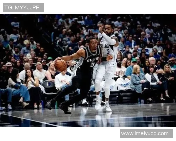 2020年马刺与独行侠激战回顾：一场精彩的西部对决与篮球魅力的碰撞