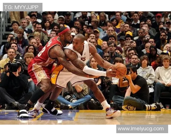 NBA高清对决湖人热火巅峰对决全场精彩瞬间回顾与分析