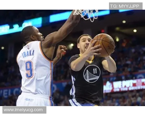 勇士与雷霆激战2月25日球迷期待精彩对决与逆转奇迹